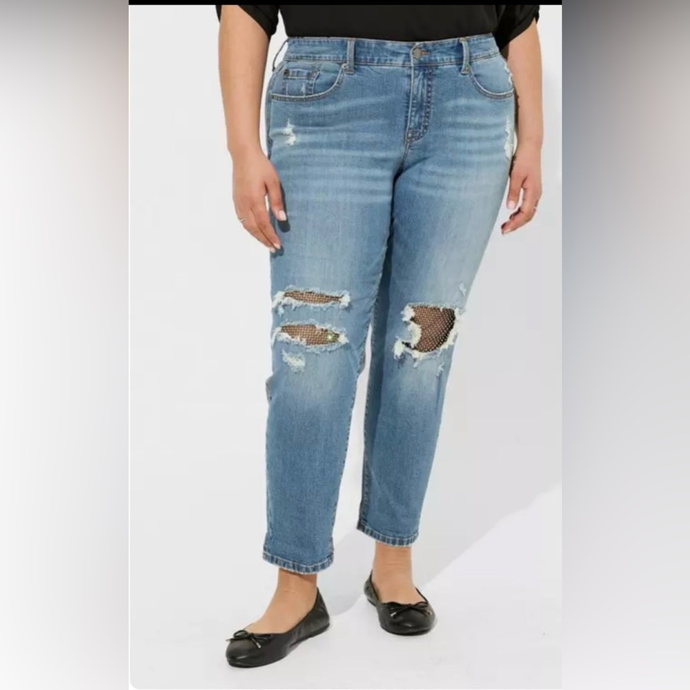Torrid Boyfriend Ankle Ripped Straight Leg Jeans